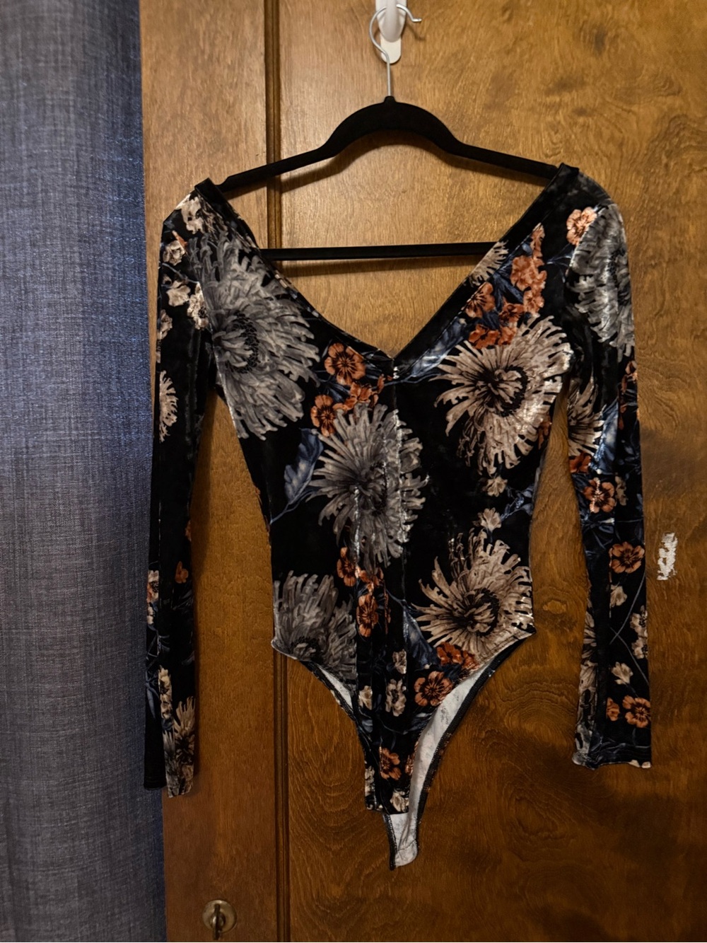 Honey Punch Black Floral Velvet Long-Sleeve V-Neck Bodysuit